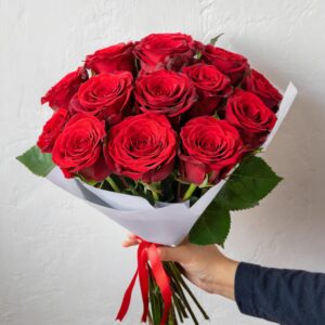 Bouquet con rosas rojas