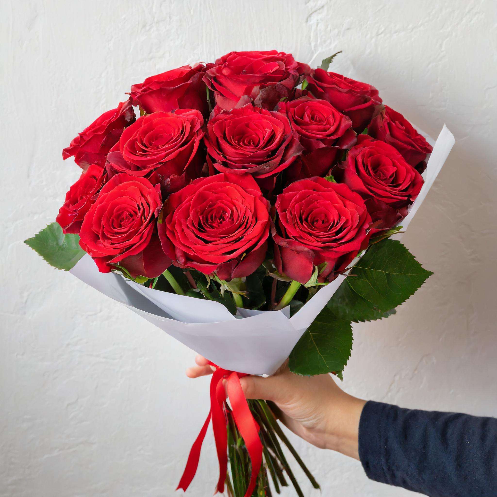 Bouquet con rosas rojas