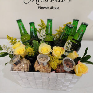 Canasta con cervezas y semillas